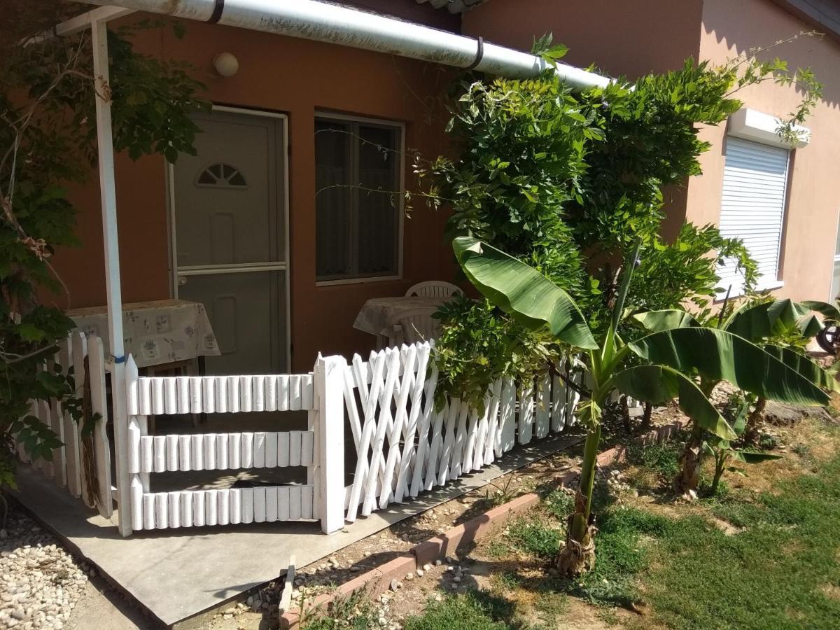 Amira Apartman Balatonlelle Bagian luar foto